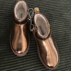 NEW & Never worn. Steve Madden platform booties. Lightweight and comfortable.
